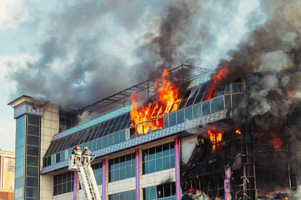 Commercial fire restoration after building fire in Los Angeles